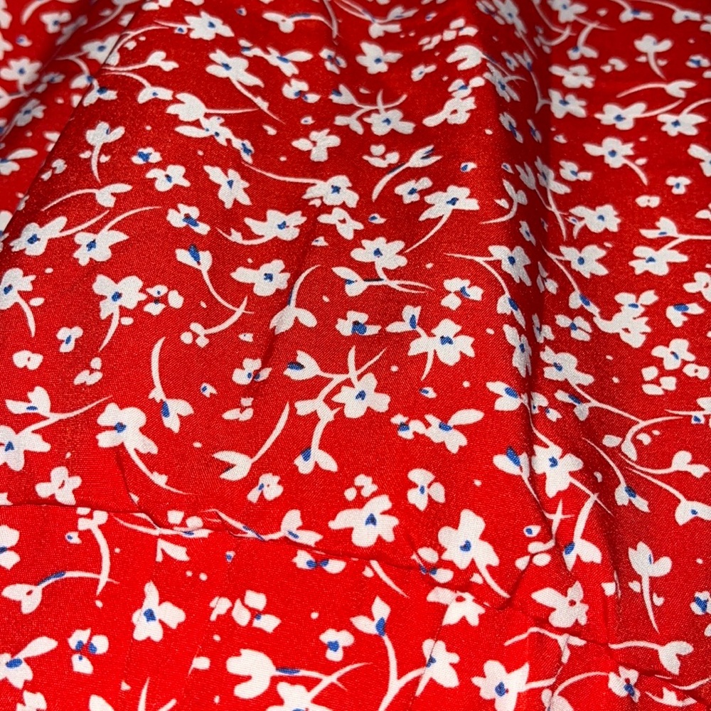 SOLD! SHEIN Ribbed cami top & ditsy floral split thigh skirt set - Picture 8 of 8